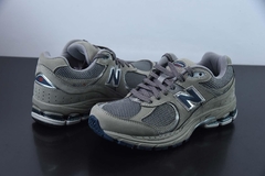 Tênis New Balance 2002R Light Grey