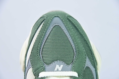 Imagem do Tênis New Balance 9060 Nori