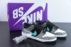 TênisNike SB Dunk Low atmos Elephant