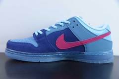 Tênis Nike SB Dunk Low Run The Jewels na internet