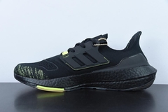 Tênis Adidas Ultra Boost 22 Black Solar Yellow na internet