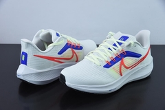 Tênis Nike Air Zoom Pegasus 39 White Crimson Racer Blue