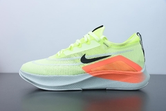 Tênis Nike Zoom Fly 4 Barely Volt na internet