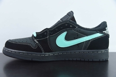 Tênis Jordan 1 Retro Low OG SP Travis Scott x Tiffany & Co. na internet