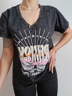 Remera Agatha Young and Wild en internet