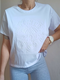 Remera Clou Blanca en internet