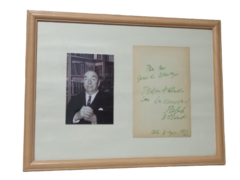 Pablo Neruda. Sheet with dedication and handwritten signature.