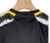 kit- infantil- juventus- home- 1 - criança- preta - branca- amarela- listrada- conjunto- adidas- escudo- bordado- gola- v- 4 png.