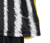 kit- infantil- juventus- home- 1 - criança- preta - branca- amarela- listrada- conjunto- adidas- escudo- bordado- gola- v-7 png.