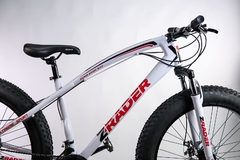 BICICLETA Z-RADER FAT BIKE CÂMBIO SHIMANO AÇO CARBONO ARO 26 FREIO A DISCO MECÂNICO 21 MARCHAS PNEU LARGO - BRANCA - Z RADER BIKES