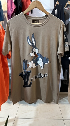 Remeras LV