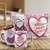 KIT LOVE- ALMOFADA DECORATIVA 40X30 - PERSONALIZADA + 1 CANECA DE PORCELANA BRANCA PERSONALIZADA - Grafica Uai