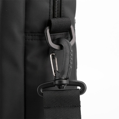Imagem do Bolsas de ombro Masculina de nylon impermeáveis para o homem moderno, Designer arrojado, qualidade insuperável em bolsa masculina. Venha conferir.