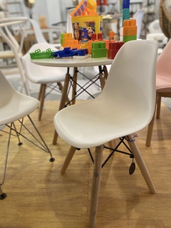 Silla eames junior