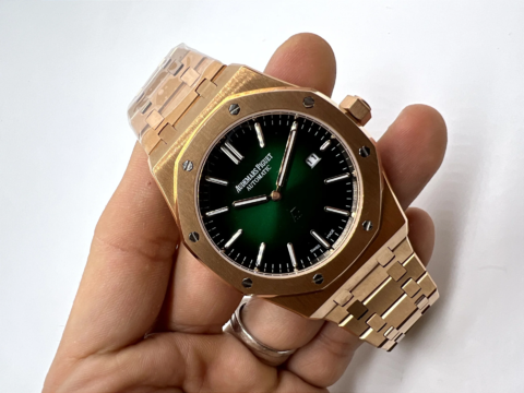 Audemars Piguet Dourado e Verde cara do relogio