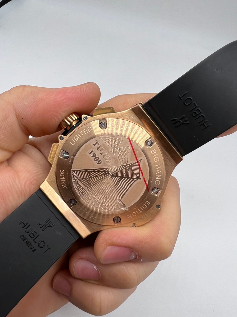 HUBLOT BIG BANG ORIGINAL GOLD CERAMIC