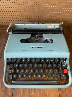 MÁQUINA DE ESCREVER OLIVETTI LETTERA 22 - comprar online