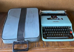 MÁQUINA DE ESCREVER OLIVETTI LETTERA 22