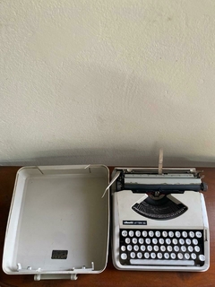 MÁQUINA DE ESCREVER OLIVETTI LETTERA 82 BRANCA - comprar online