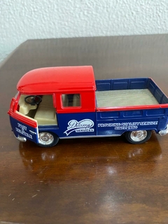 KOMBI MINIATURA PICK UP AZUL E VERMELHA