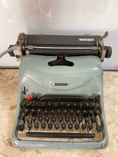 MÁQUINA DE ESCREVER OLIVETTI MOD.LEXIKON 80