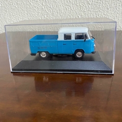 KOMBI MINIATURA PICK UP AZUL E BRANCA - comprar online