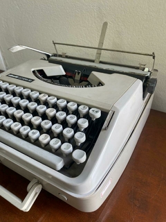 Imagem do MÁQUINA DE ESCREVER OLIVETTI LETTERA 82 BRANCA