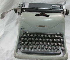 MÁQUINA DE ESCCREVER OLIVETTI MOD.LEXICON 80 - comprar online