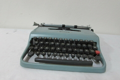 MÁQUINA DE ESCREVER OLIVETTI LETTERA 22