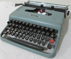 MÁQUINA DE ESCREVER OLIVETTI LETTERA 22 - comprar online