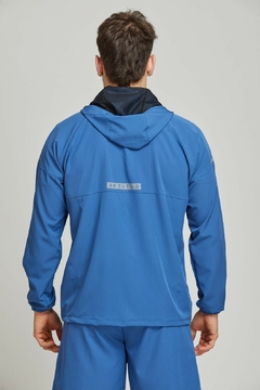 Campera Rompeviento con Capucha 7145 - Full Training