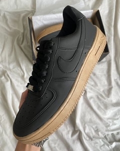 Air Force negro suela marron