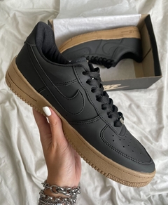 Air Force negro suela marron en internet