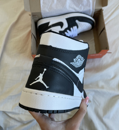 Jordan blanco y negro - comprar online