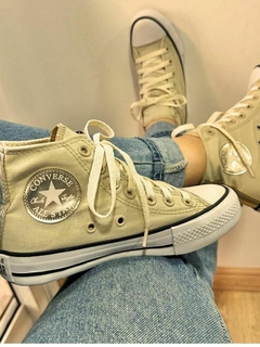 All Star Botinha Nozes Dourada