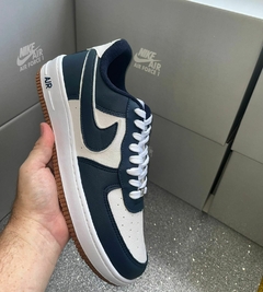 Nike Air Force1 Marinho/Branco na internet