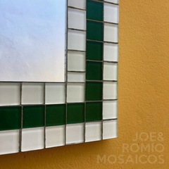 Espelho em mosaicos - Florais (verde) na internet