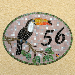 Número de casa em mosaicos Tucano