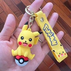 Llavero de Goma de Pikachu - Pikachu Grande Sobre la Pokebola