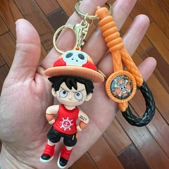 Llavero de Goma de One Piece - Luffy con Camisola