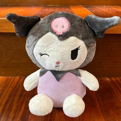 *Peluche de Kuromi - Guiñando Lila -20cm-