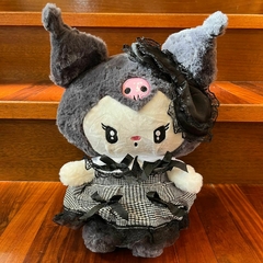 *Peluche de Kuromi - Con vestido negro -35cm-