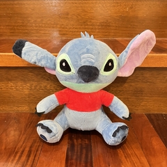 Peluche de Stitch - Stitch con Remera Roja - 20cm