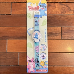 [E]Reloj Digital Infantil STITCH Con Tapa Giratoria y Luces