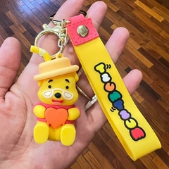 Llavero de Goma de Winnie Pooh - Pooh con Sombrero y Corazon