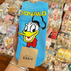 Medias Soquetes de Mickey Mouse - Rostro de Donald Fondo Celeste