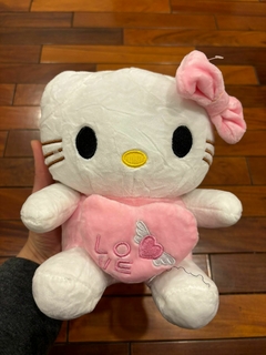 *Peluche de Hello Kitty - Corazón Rosa -20cm-