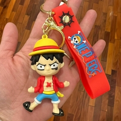 **Llavero de Goma de One Piece - Luffy con Cruz Roja en el Pecho