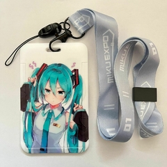 Portasube con Correa de Miku Expo - Acomodandose el Pelo