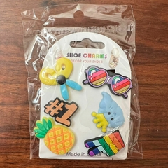 [2] Pins para Crocs x 6 De Anana y Nube